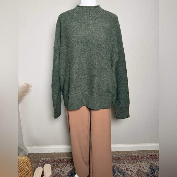 Universal Thread Sweaters - Universal Thread - Cozy Olive Green Oversized Knit Sweater